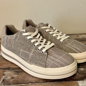 Clarks Cloudsteppers Women's Audreigh Sun Sneakers Stone